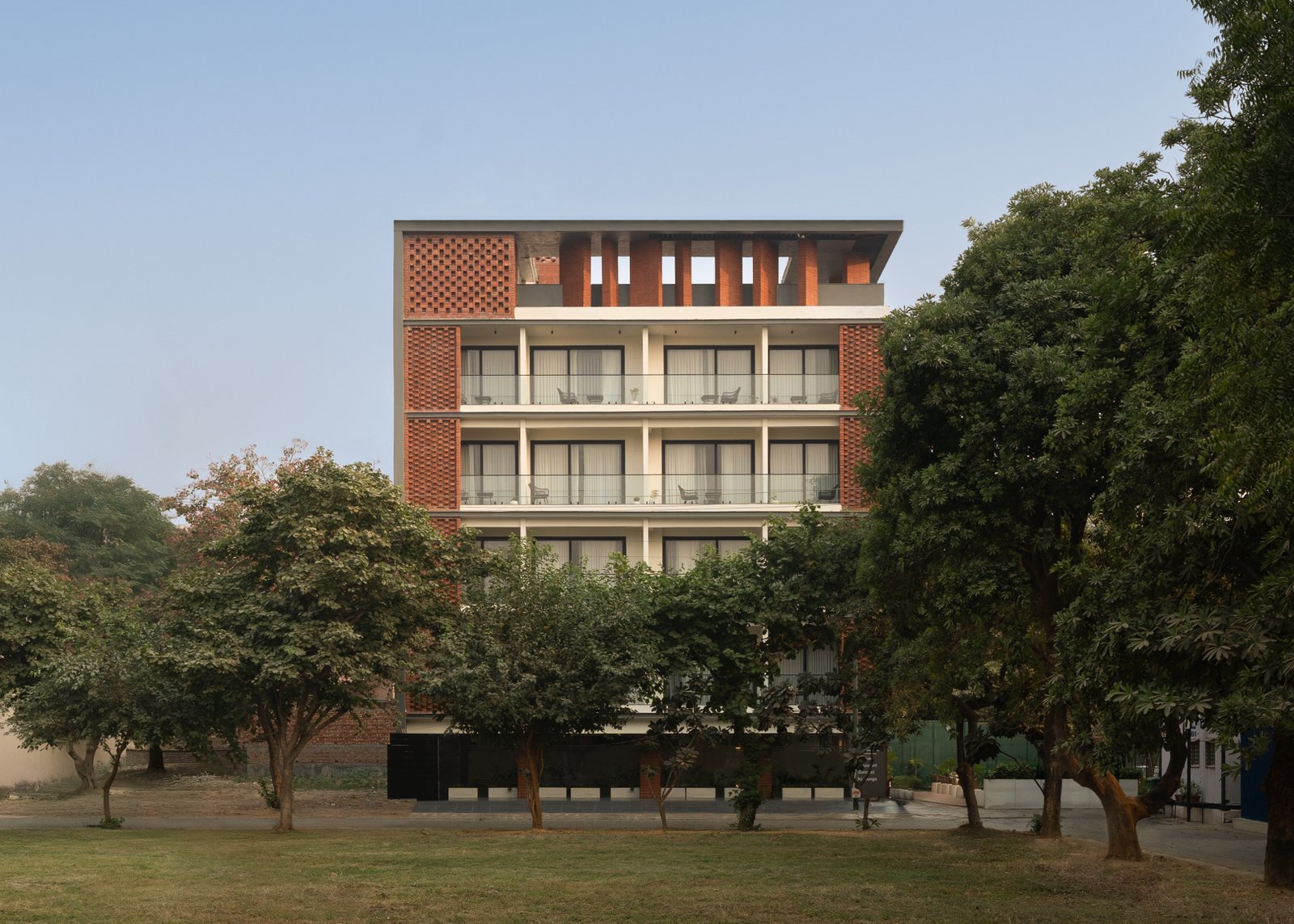 Hotel Limon Grande, Sector 45, Gurugram